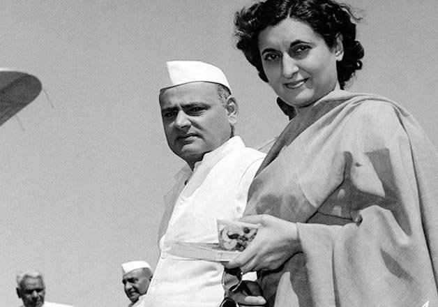 जवाहरलाल नेहरू का मानना था कि फ़िरोज़ उनकी बेटी इंदिरा के लायक नहीं हैं.